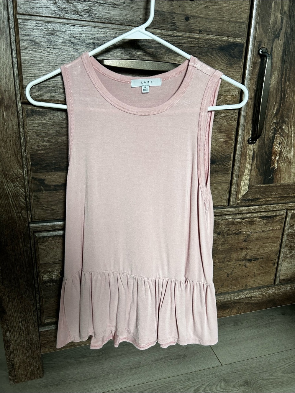 gaze | Sleeveless Tank Top - Picture 3 of 4